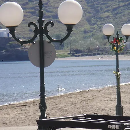 The House In The Port * Korissia (Kea)