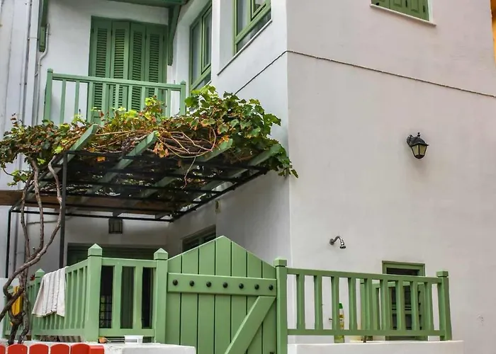 The House In The Port Semesterbostad Korissia (Kea)